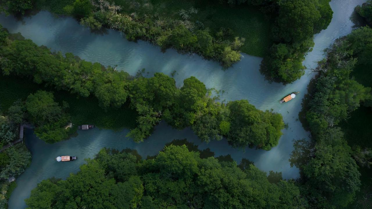 Banyan Tree Hangzhou Bagian luar foto